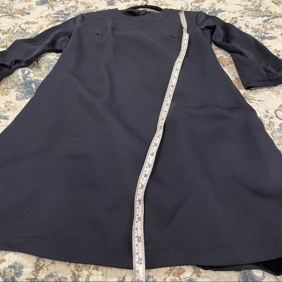 OLIVACEOUS Keyhole Back Satin Shift Dress - Picture 4 of 12